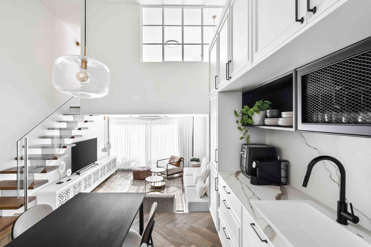 Elegant Duplex With Parking By Beachfront Stay Herzelia Exteriör bild
