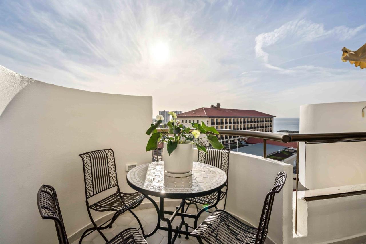 Elegant Duplex With Parking By Beachfront Stay Herzelia Exteriör bild